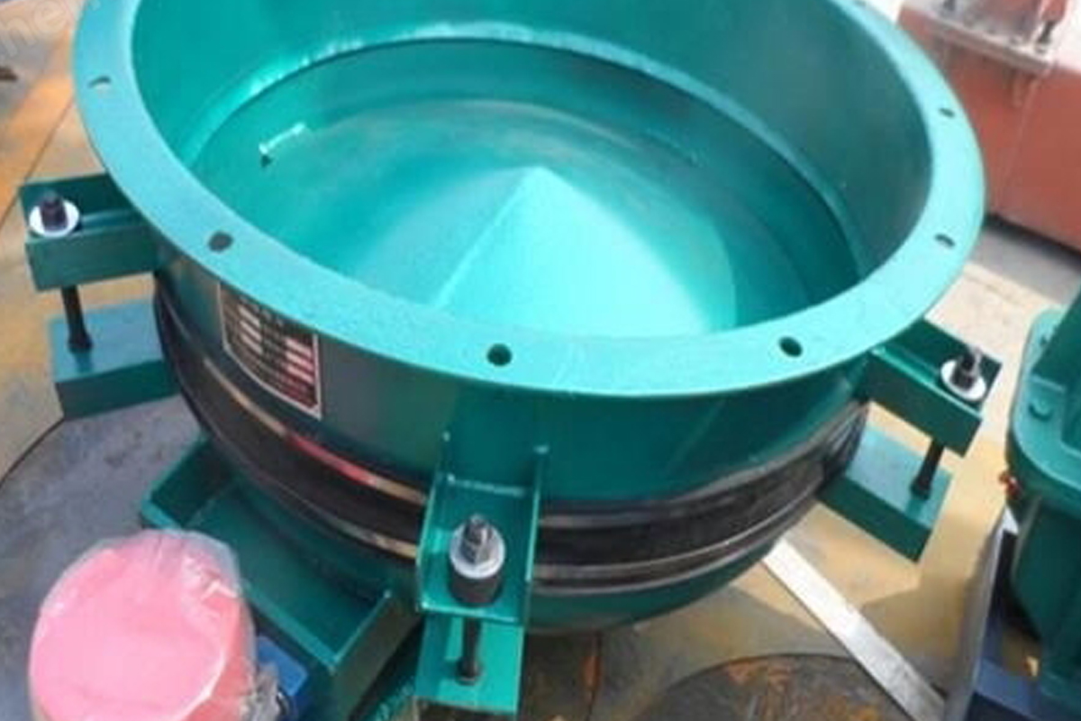 什么是慣性振動(dòng)給料斗，性能特點(diǎn)怎樣